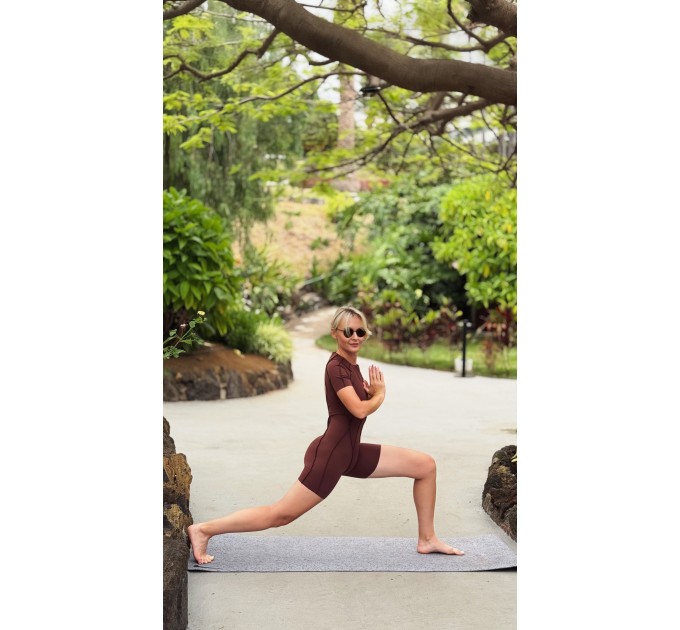 Zip-Up Structured Sports Romper – Sculpted Fit & Short Sleeves
