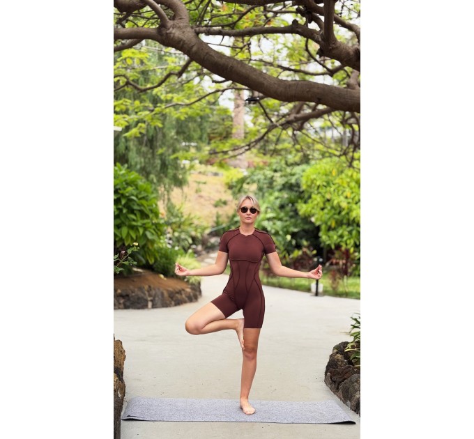 Open Back Sports Romper – Sculpted Fit & Short Sleeves